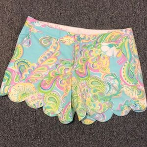 Lilly Pulitzer 5” scalloped hem Buttercup shorts